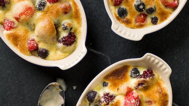 S04:E23 - Summer Berry Desserts