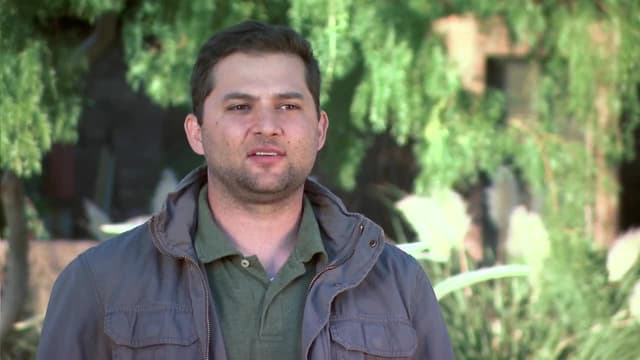 S08:E02 - Modern Family Kitchen