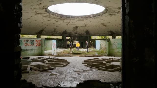 S01:E09 - The Soviet Resort