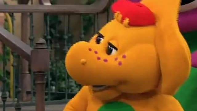 S10:E01 - Bienvenido, primo Riff / Habilidades especiales