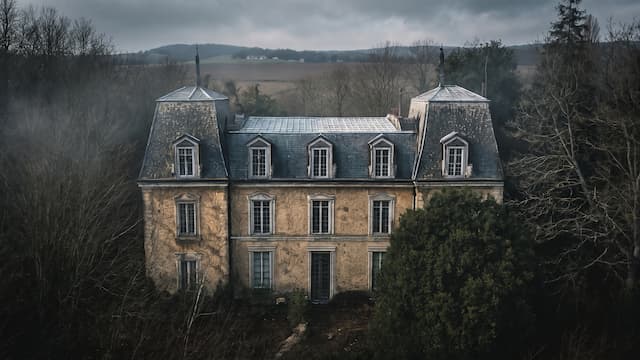 S01:E04 - The Lost Château
