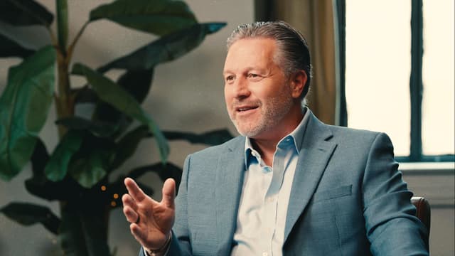 S01:E04 - How McLaren Racing's CEO Runs a Top Formula 1 Team