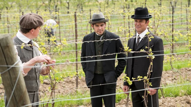 S11:E02 - Merlot Mysteries