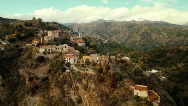 S01:E02 - Catania