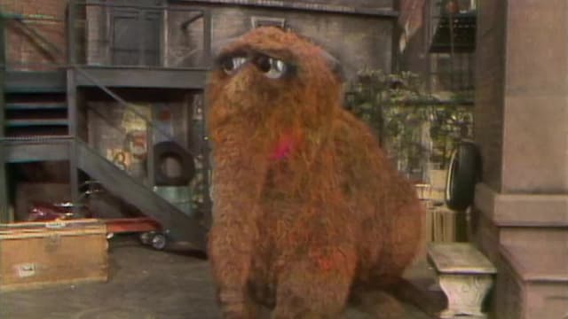 S07:E01 - Headline Howie Gets the Scoop on Snuffy