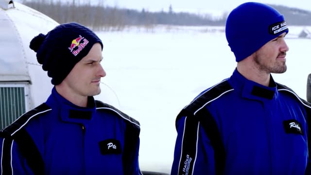 S01:E01 - Celebrity Showdown