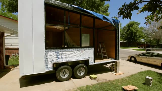 S01:E13 - The Unfoldable Tiny House