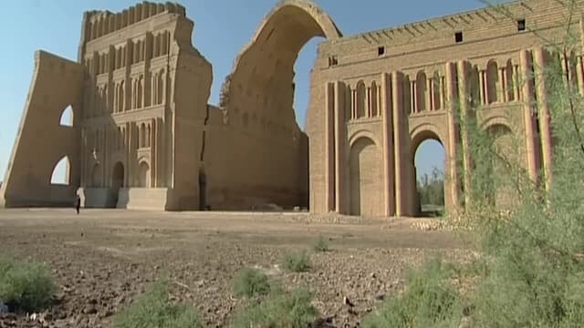 S01:E10 - El Ascenso Del Súper Castillo