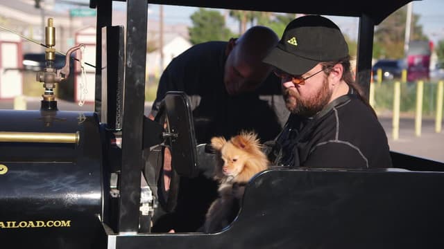 S03:E15 - Wheels and Wings