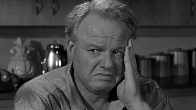 S01:E32 - The Burglar in Mr. B's PJs