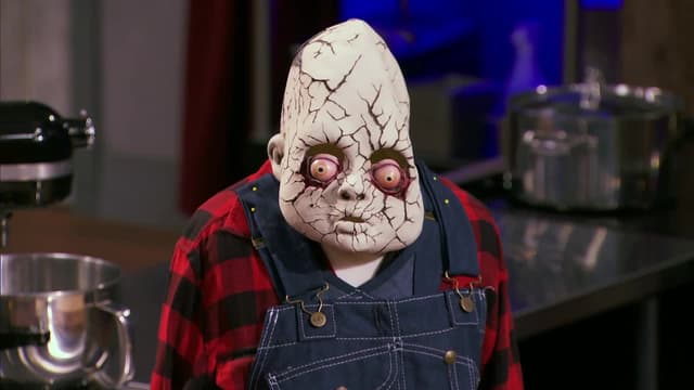 S06:E06 - The Costume Ball