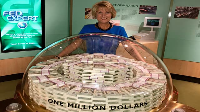 S03:E01 - Federal Reserve of Chicago Money Museum: Chicago, IL