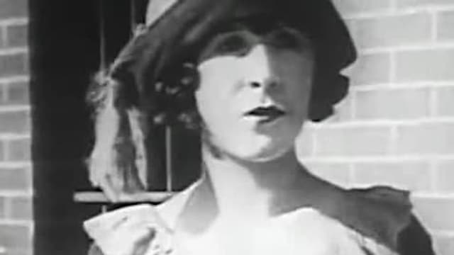 S01:E04 - Steamboat Bill, Jr.