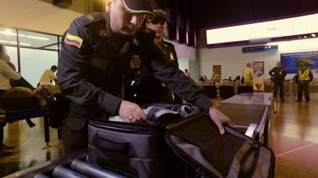 S01:E07 - Cash & Cartels