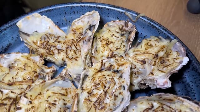 S01:E02 - Cracking Shellfish