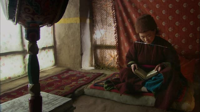 S01:E05 - Becoming a Woman in Zanskar