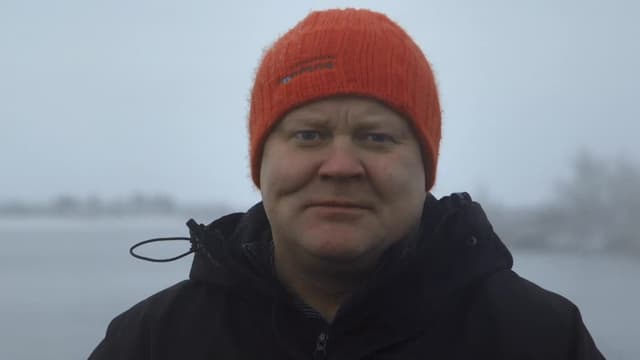 S01:E05 - Risk Takers