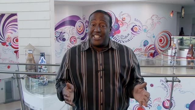 S01:E01 - ¡Coca-Cola, Slinky, Frisbee y más!