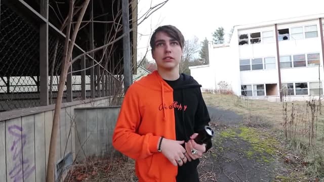 S08:E11 - Almost Caught at Abandoned Bowling Alley