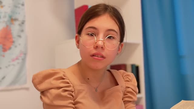 S01:E02 - Back-to-School Brilliant DIY Hacks and Crafts With Alice and Stacy