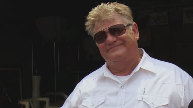 S08:E07 - Palm Springs Throwdown