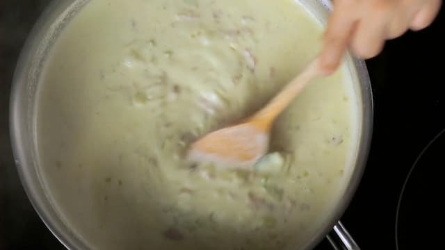 S05:E12 - Seafood Chowder With Dill