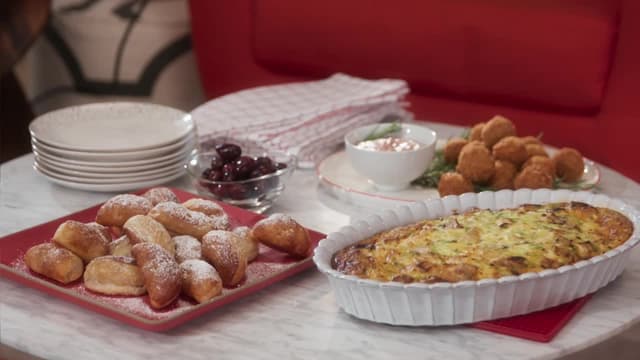 S02:E04 - Thanksgiving Brunch