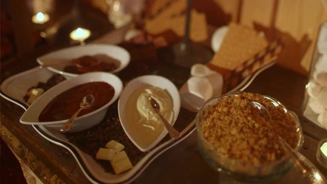 S01:E07 - Couples Resort