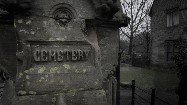 S01:E04 - The House in the Cemetery
