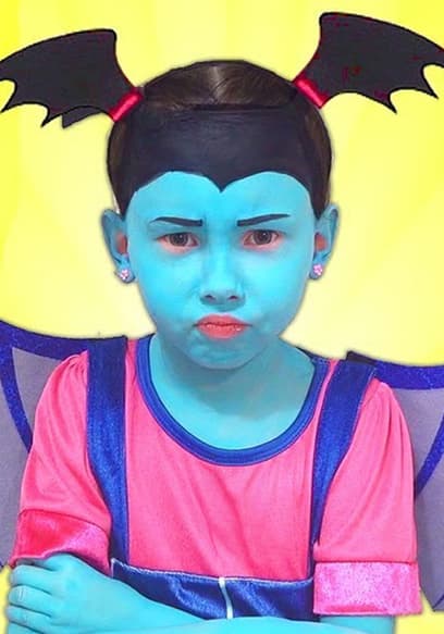 S01:E11 - Alice and Junior Vampirina Pretend Play With Magic Toys poster