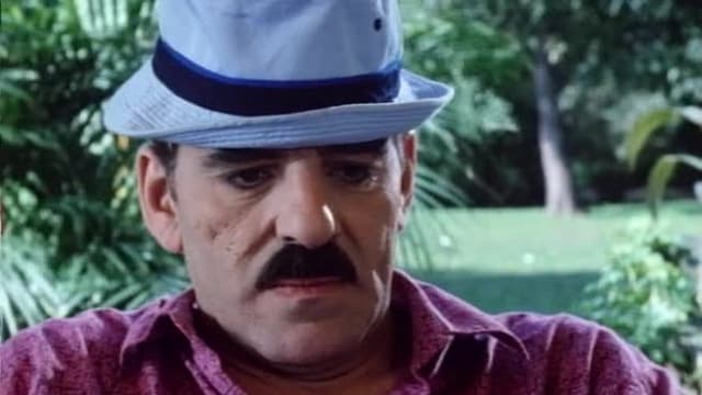 S01:E13 - Strange Bedfellows