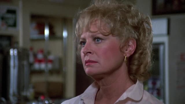 S02:E08 - Country Mouse, City Mouse