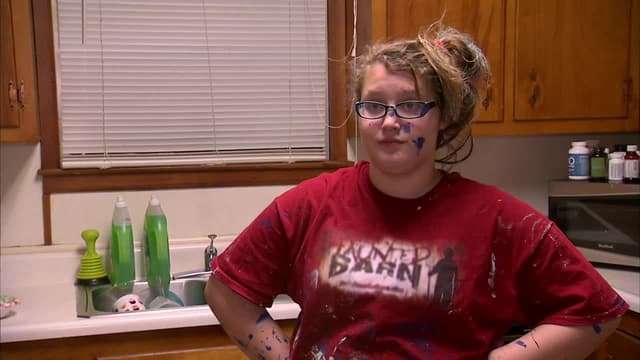 S04:E08 - This Couch Is on Fire