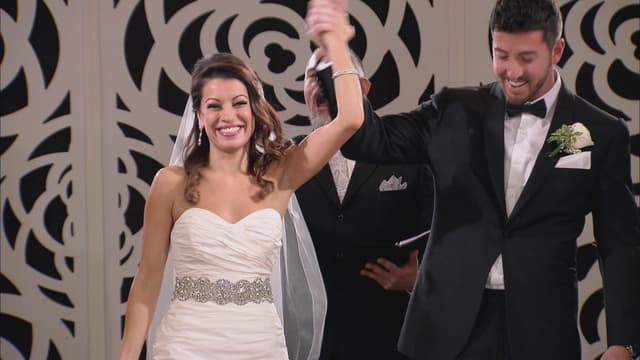 S02:E03 - The Weddings