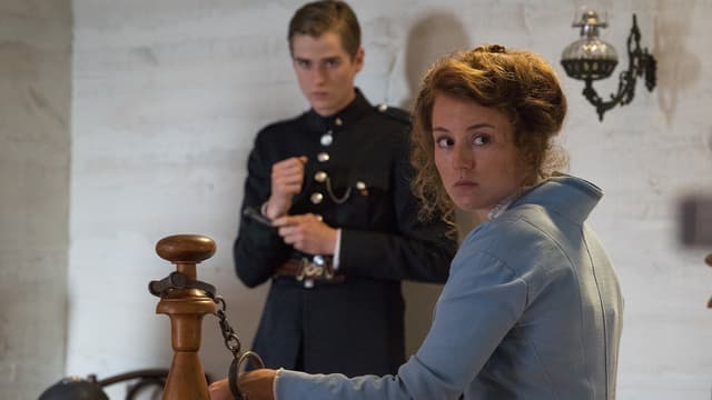 S12:E11 - Annabella Cinderella