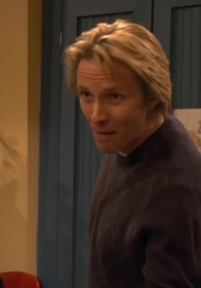 S02:E02 - He Shoots, She Scores poster