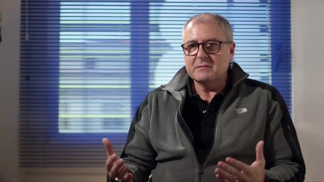 S01:E03 - El niño de la maleta