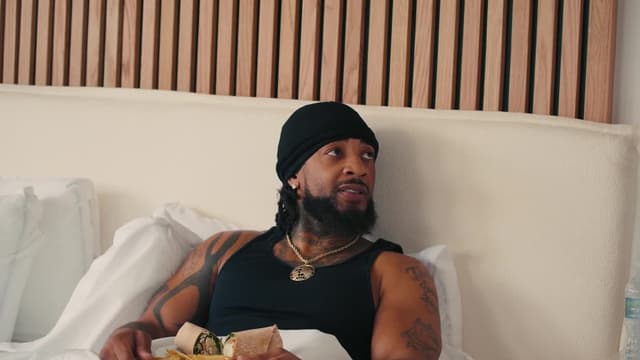 S04:E01 - Brick Is Back!