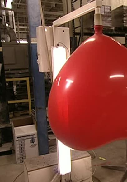 S04:E04 - Balloons and Wallpaper poster