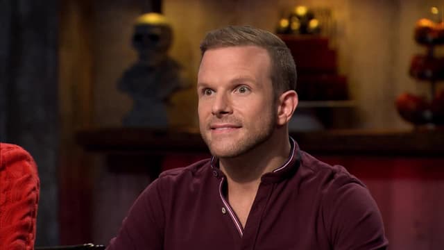 S05:E02 - Smells Like Halloween Spirit