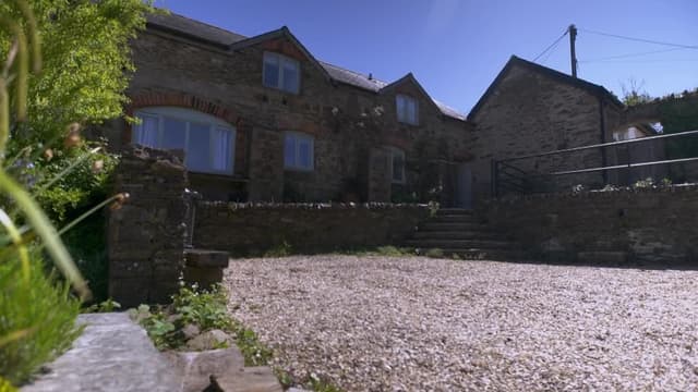 S01:E08 - Combe Martin