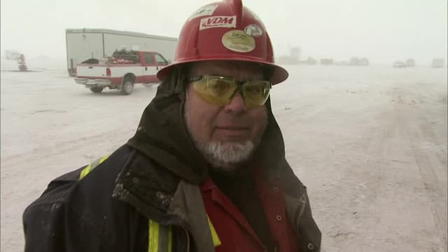 S02:E15 - The World Crumbles