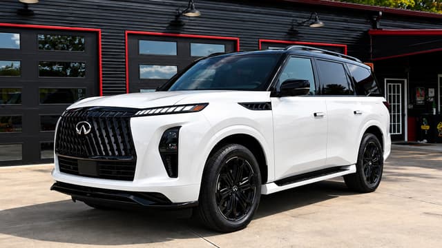 S01:E11 - Infiniti QX80 Sport: Big Luxury With Bold Presence
