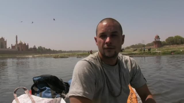 S01:E04 - Holi
