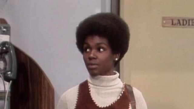 S01:E03 - Mid-Term Dinner