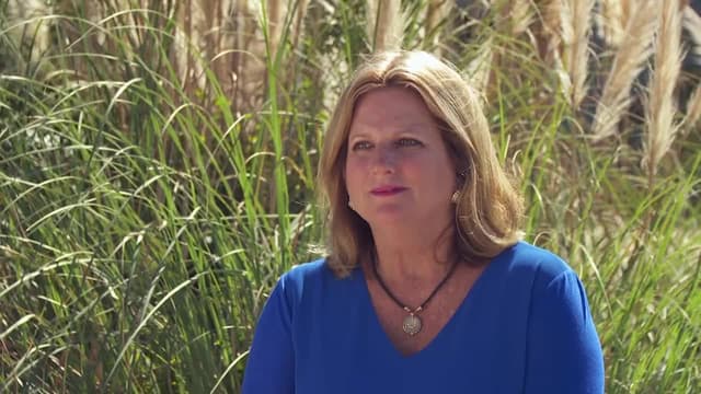 S03:E12 - Out of Date in the Outer Banks