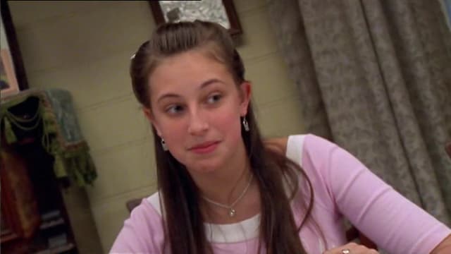 S01:E10 - Things That Go Bump