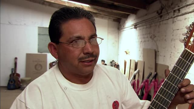 S09:E11 - Guitars and More