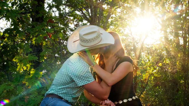 S03:E03 - Meet the Friends