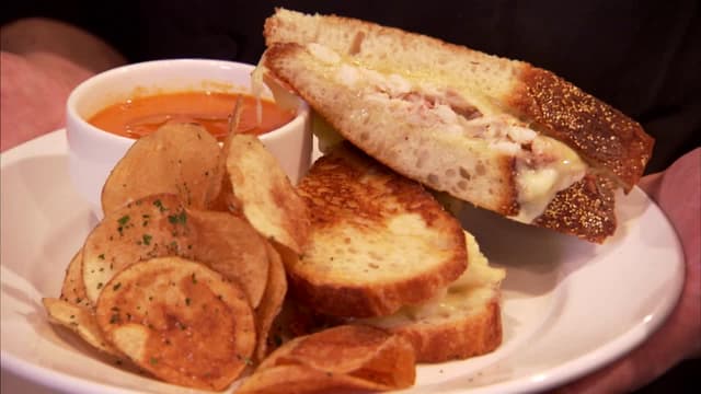 S01:E09 - New England